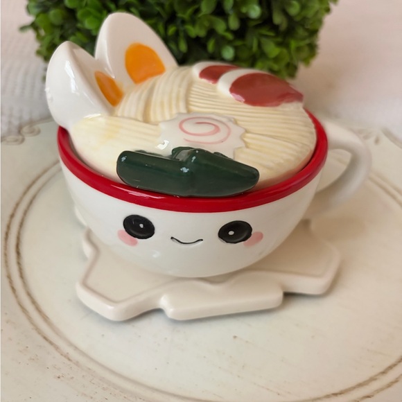 Streamline Ramen Noodle Mug with Lid - Picture 5 of 7